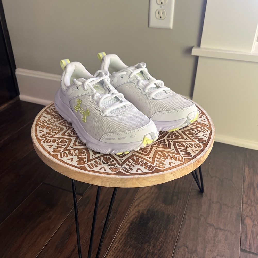 Under Armour Women’s Charged Assert 10 Running Shoes White /Sonic Yellow Size 7